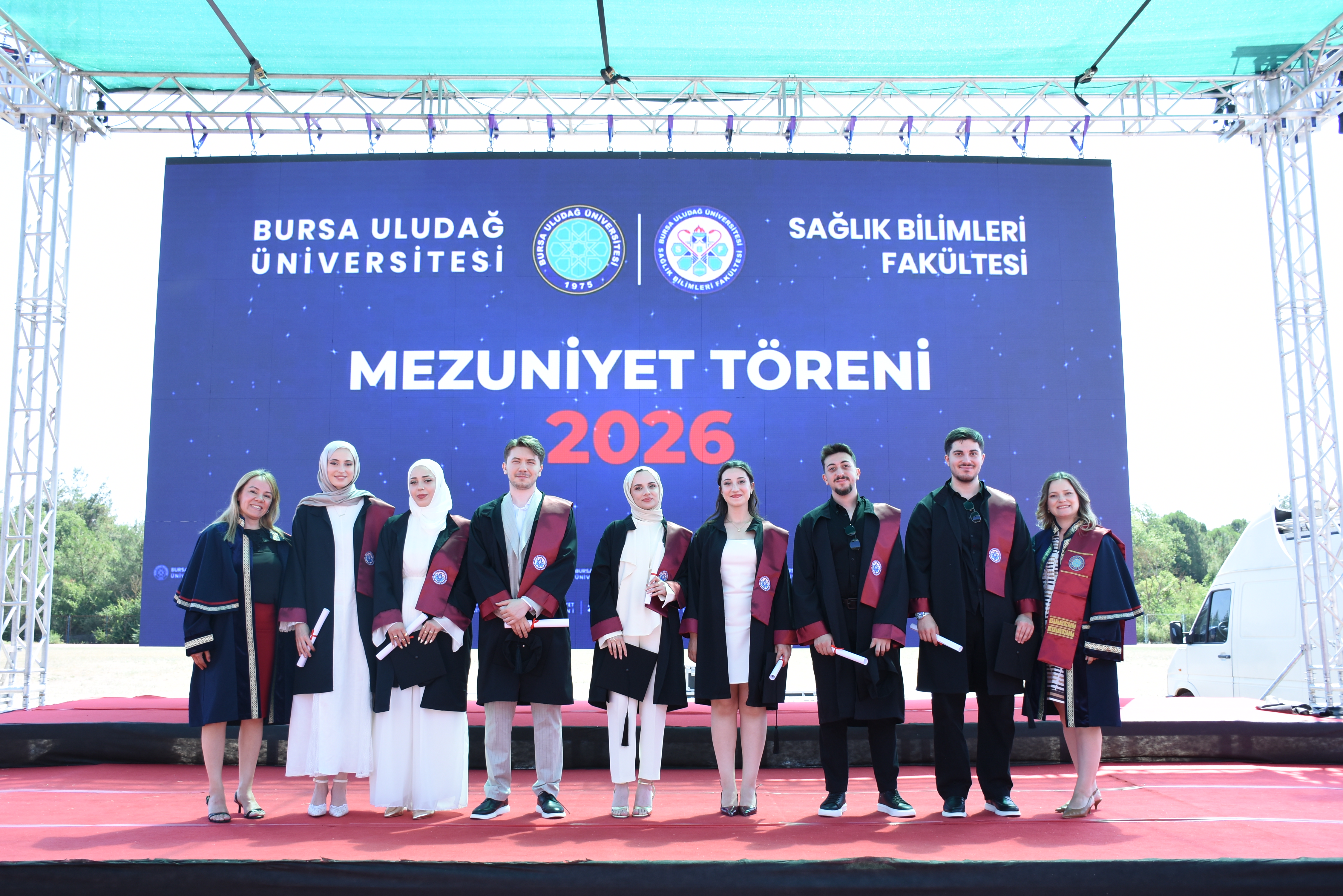 Fakültemiz Hemşirelik Ve Fizyoterapi Ve Rehabilitasyon Bölümlerinin Mezuniyet Heyecanı